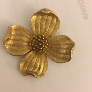 Vintage Trifari flower brooch